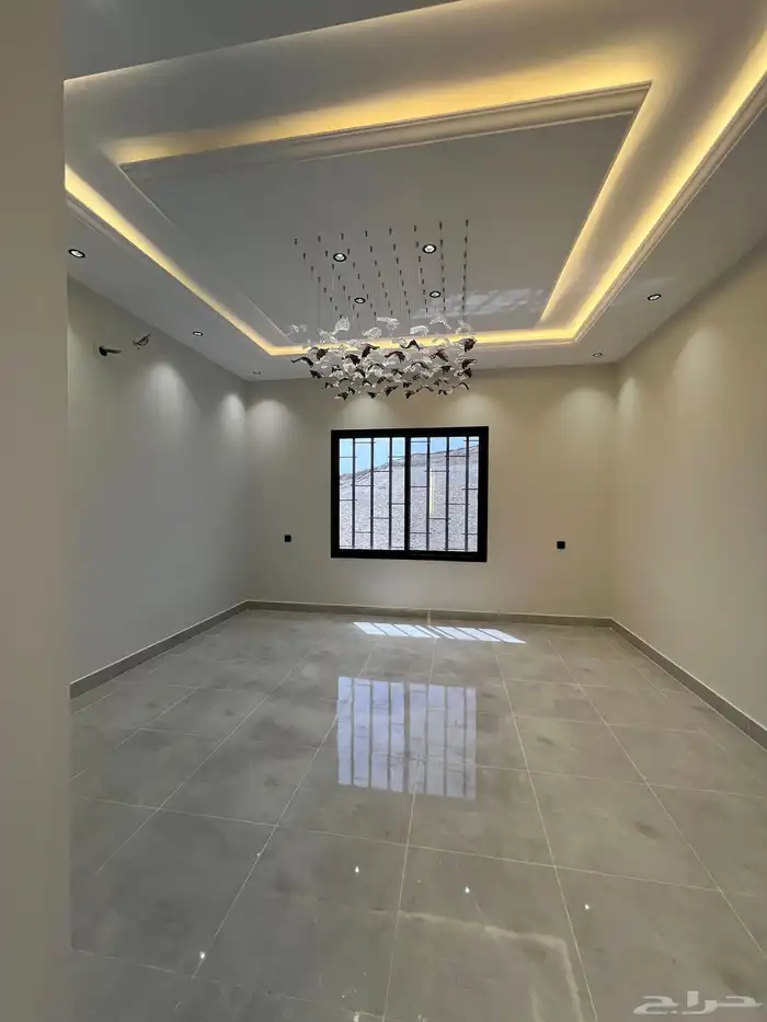 شقه علويه تشطيب مودرن للبيع بالمحاله بابها 12