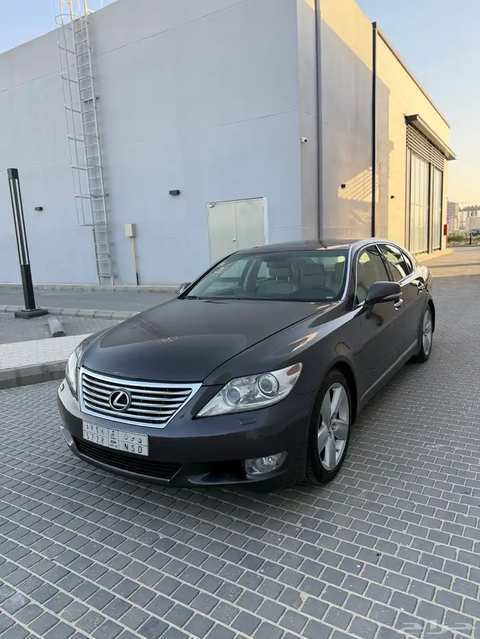 لكزس LS460 13