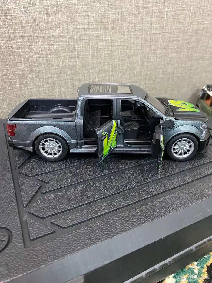 مجسمات سيارات للبيع 21