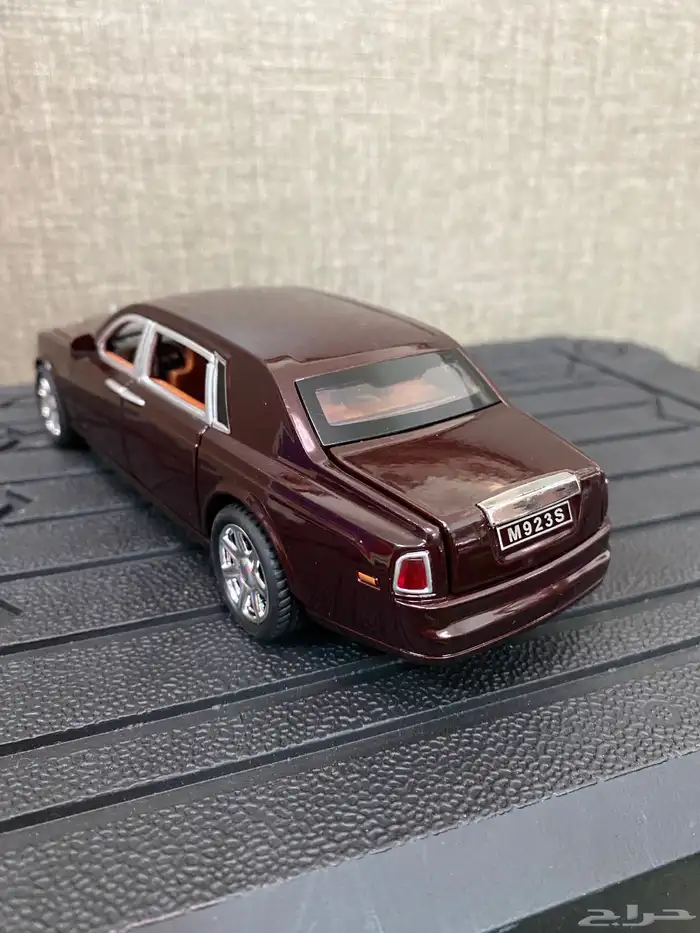 مجسمات سيارات للبيع 27