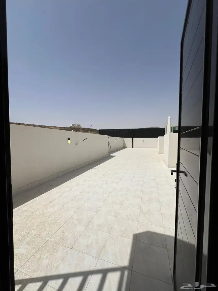 شقه علويه تشطيب مودرن للبيع بالمحاله بابها 21