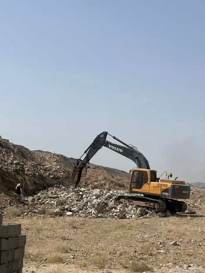 بوكلين بالساعه او باليوم او بالشهر او مقاوله اعمال دقاق 11