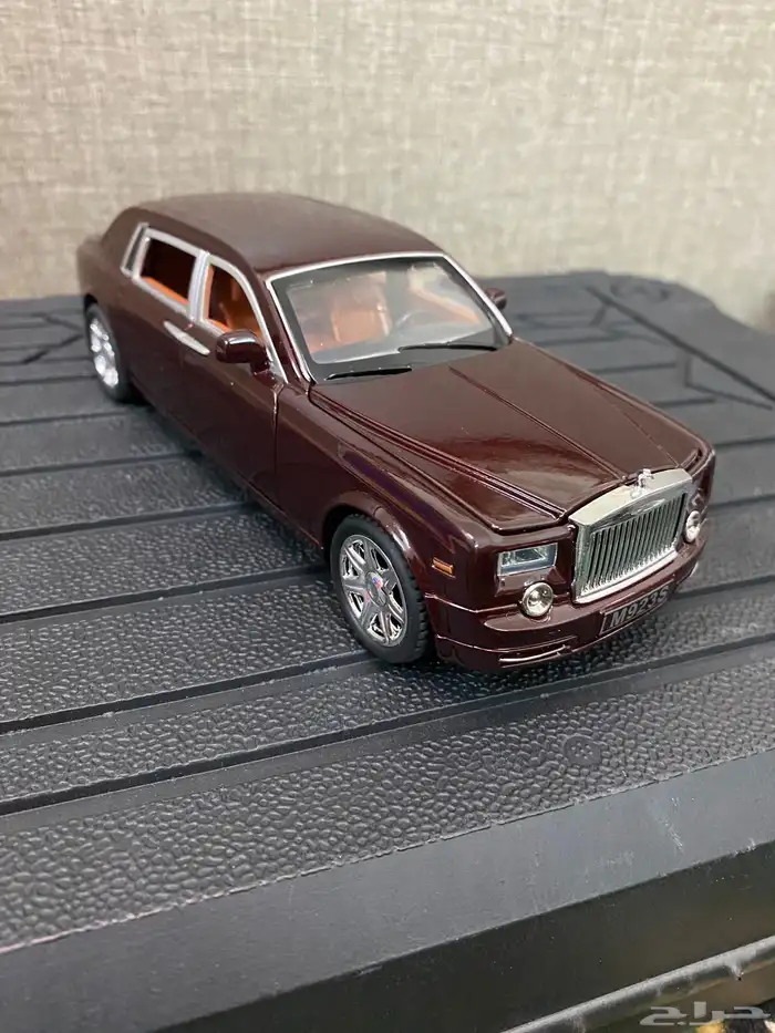 مجسمات سيارات للبيع 25