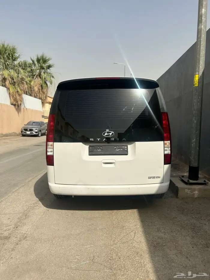 هيونداي ستاريا 11 راكب 3