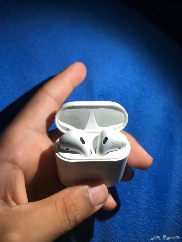 سماعه AirPods 4