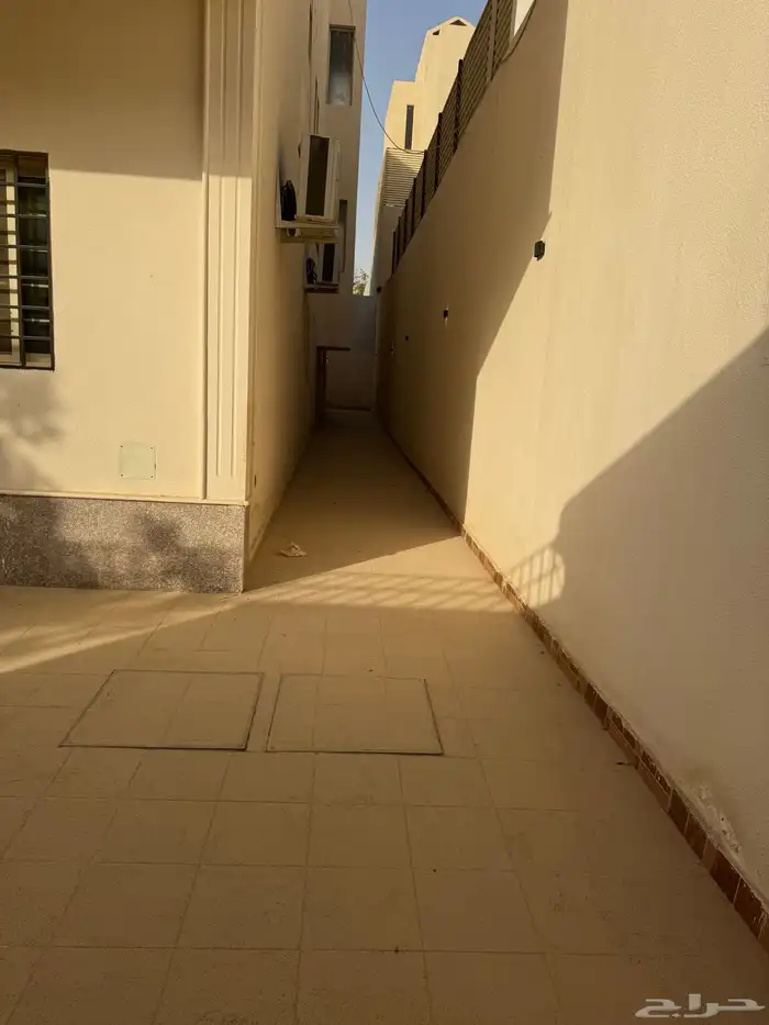 للإيجار فيلا 225 متر حي النرجس جنوب طريق انس 11