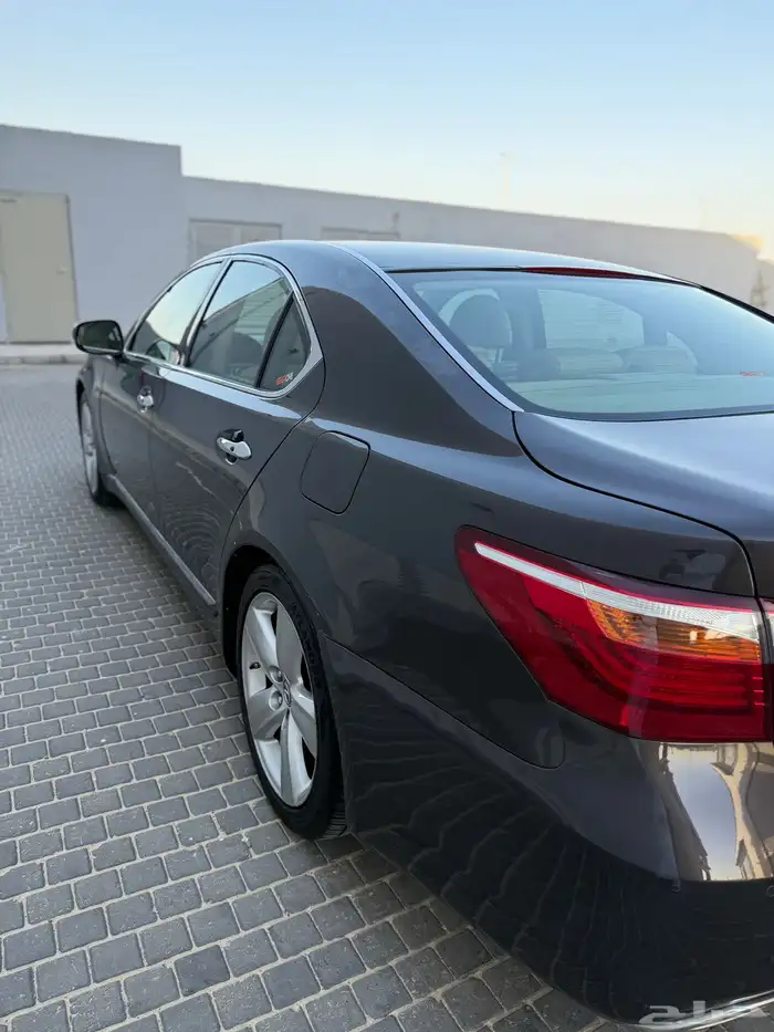 لكزس LS460 7