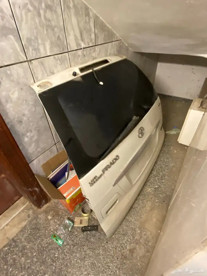 أغراض لسيارة برادو 1