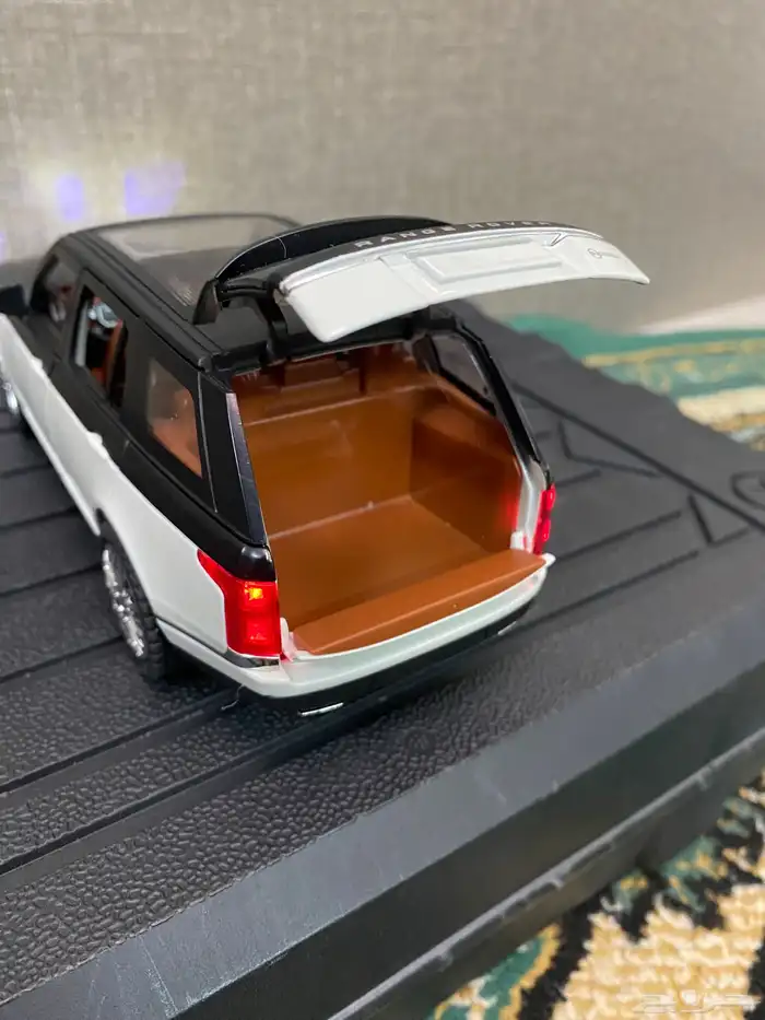 مجسمات سيارات للبيع 10