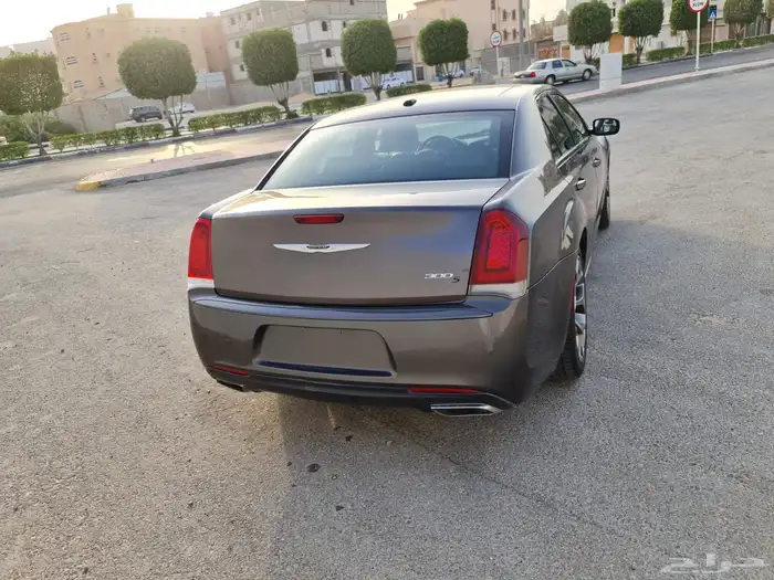 كرايسلر مواصفات ال S موديل 2016 للبيع 8