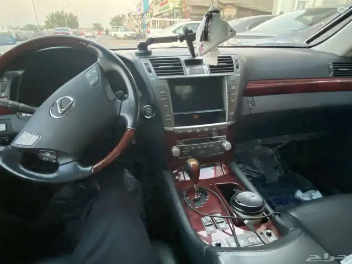 لكزس LS460 1