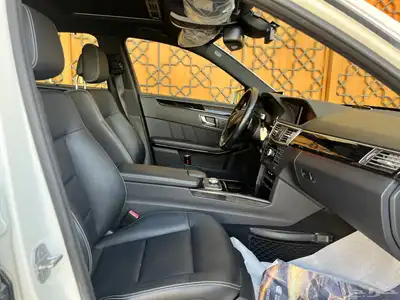 مرسيدس 550 E بحالة المصنع 2010 (تم البيع) 44