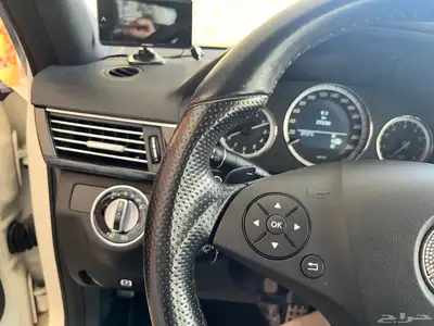 مرسيدس 550 E بحالة المصنع 2010 (تم البيع) 35
