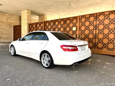 مرسيدس 550 E بحالة المصنع 2010 (تم البيع) 9