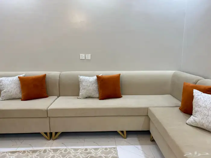 كنب جديد من خمس قطع فصلته ب 4800 ابي فيه 3000 2