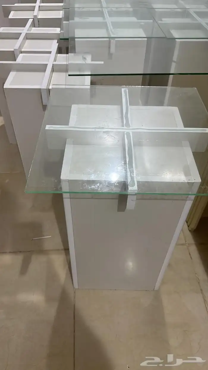 طاولة صالة مع طاولات خدمة 0