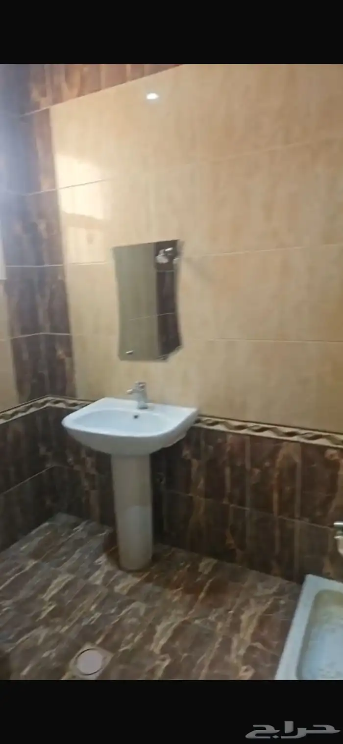 شقة بإشبيليه غرفتين وصاله و2حمام 3