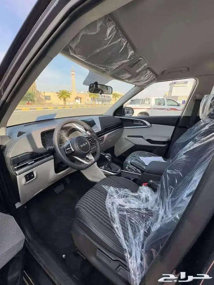 كيا كارينز GLS موديل 2025 م 4