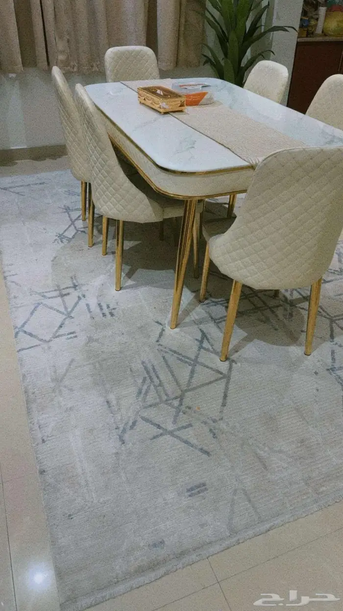 سجاد وطاوله للتقديم رخام 1