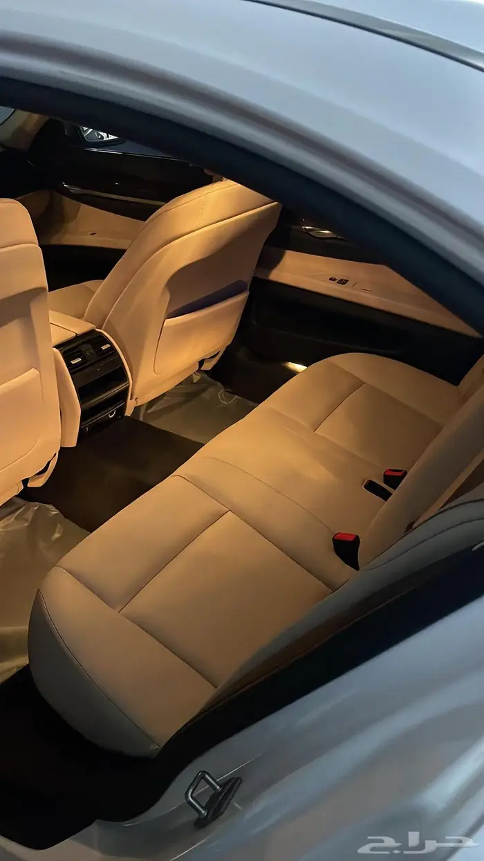 بي إم دبليو سيفن سيريز 2012 مخزنBMW 7-series 17