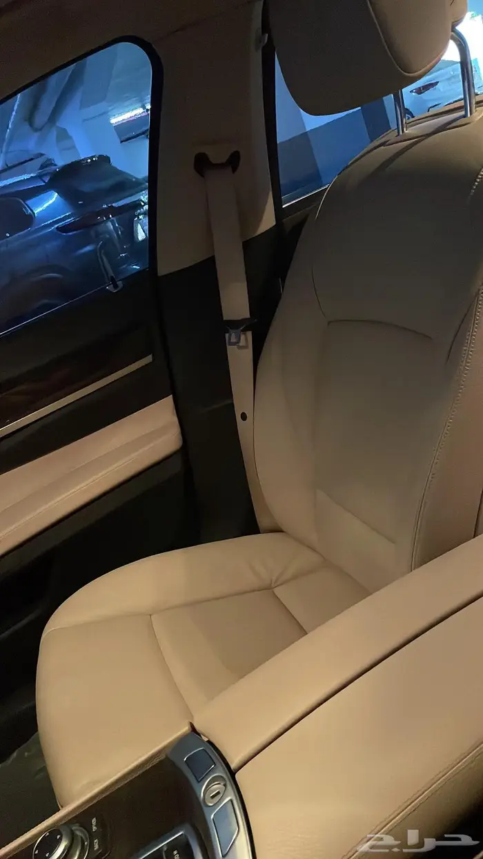بي إم دبليو سيفن سيريز 2012 مخزنBMW 7-series 26