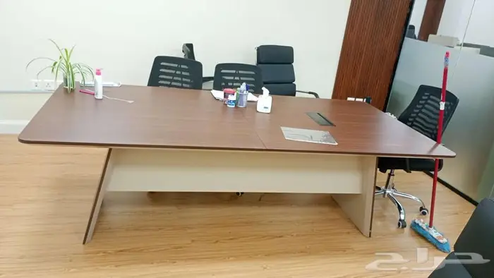 للبيع طاولة اجتماعات 1