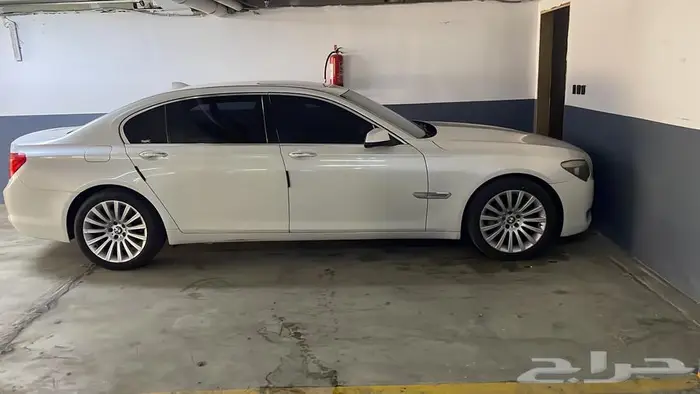 بي إم دبليو سيفن سيريز 2012 مخزنBMW 7-series 33