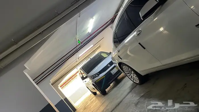 بي إم دبليو سيفن سيريز 2012 مخزنBMW 7-series 31