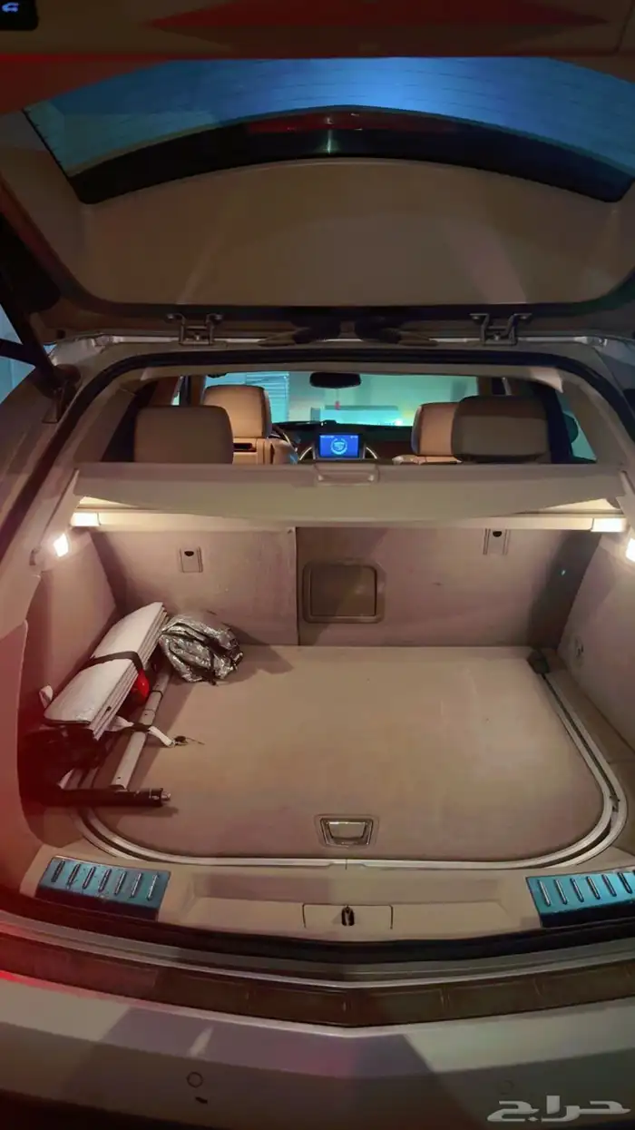منوة المستخدم كاديلاك SRX 4