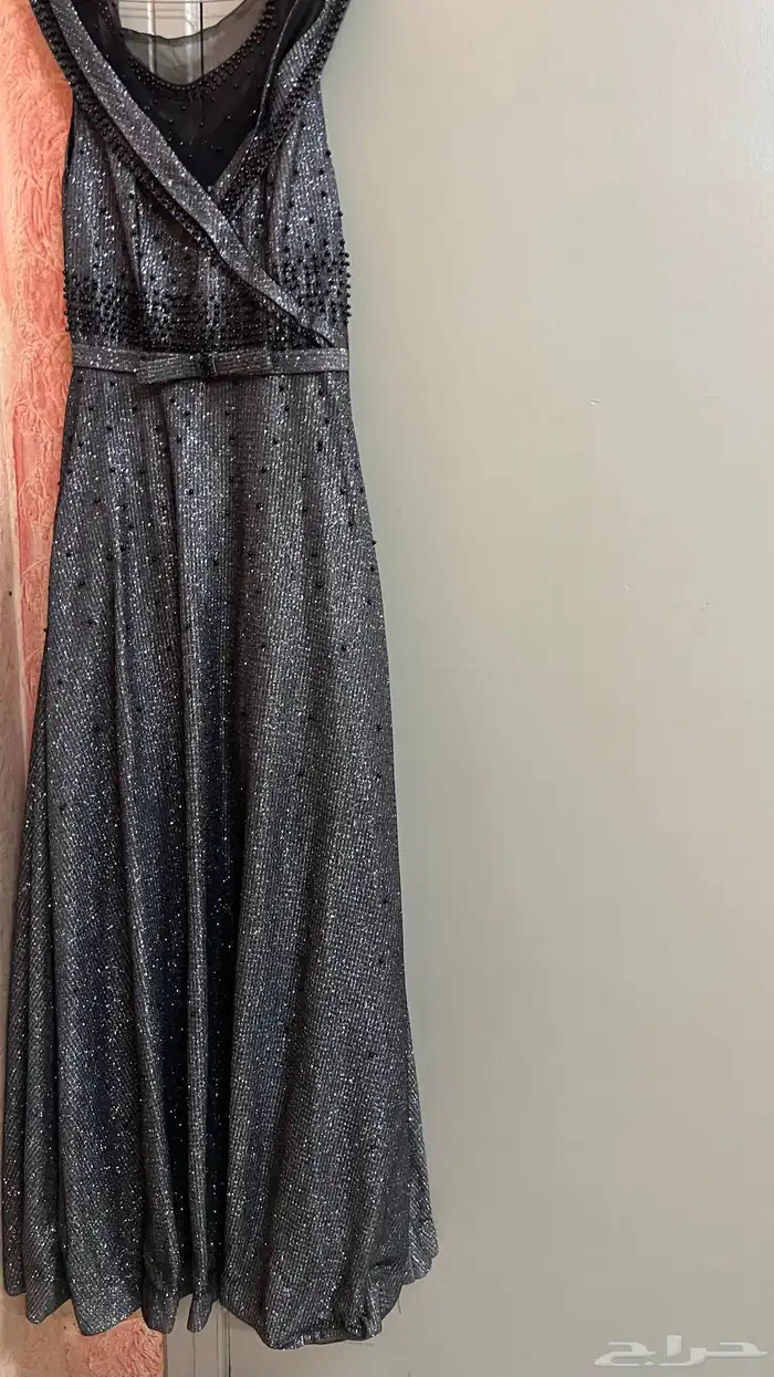 ثلاث فساتين ب 150 4
