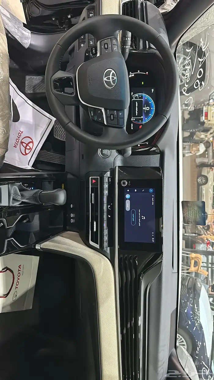 كامري ( LE ) بنزين 2025 نص فل 6