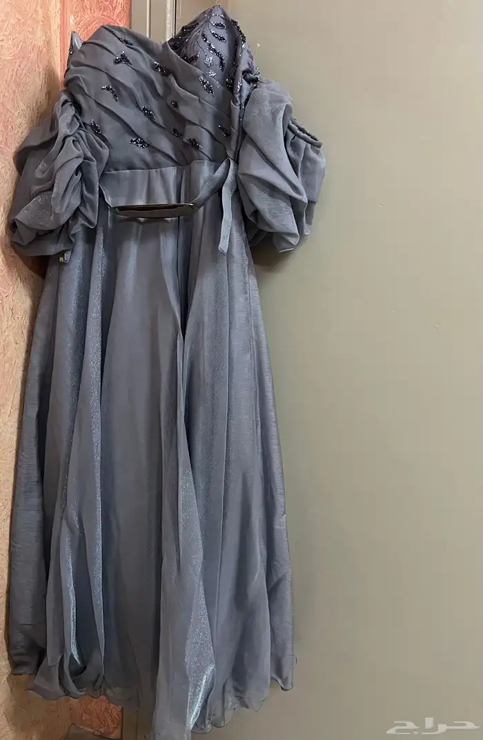ثلاث فساتين ب 150 2