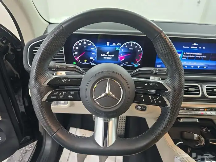 مرسيدس GLS580 فل مواصفات 2024 كراسي متصله V8 7
