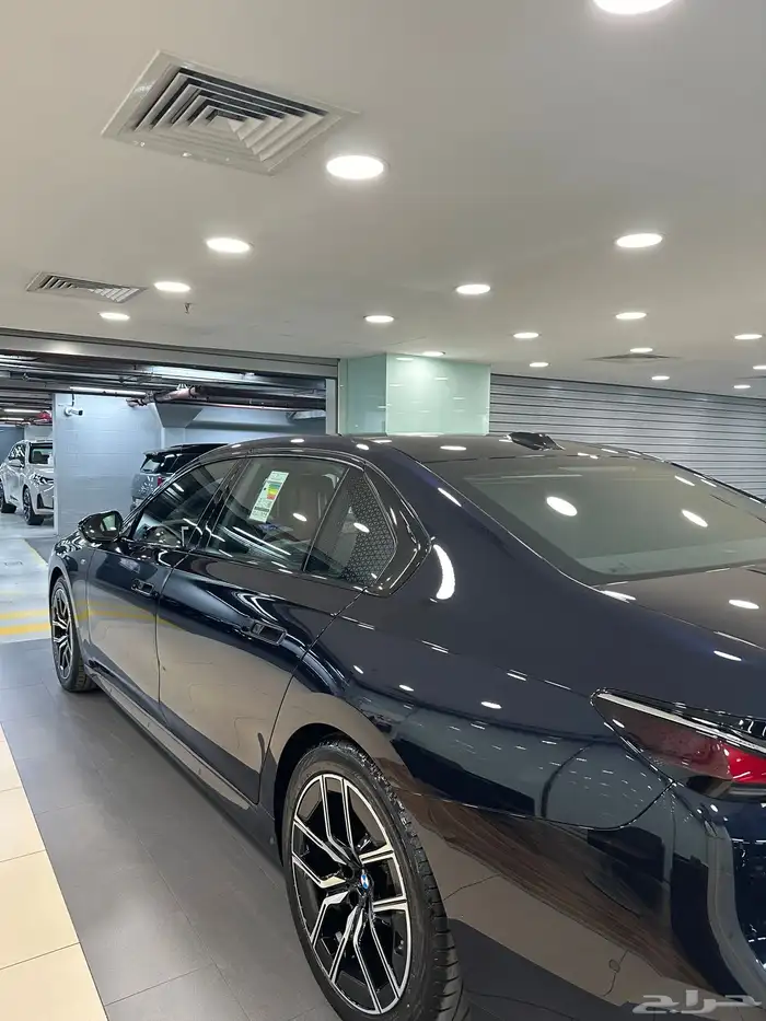 تم البيع BMW 735i 2025 new 7
