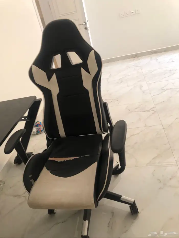 طاوله قيمنق وكرسي قيمنق 1