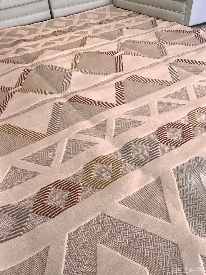 سجاد شبه جديد بمقاس3 4 0