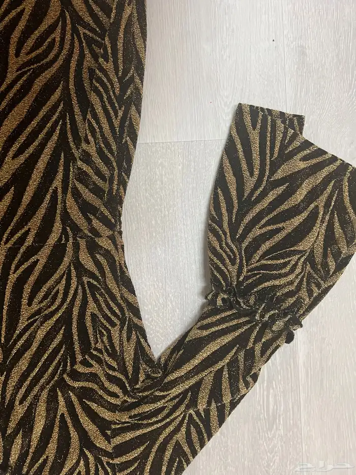 ثلاث فساتين ب 150 5