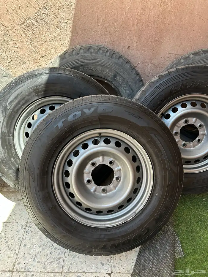 للبيع اربع جنوط ب كفراتهن 3