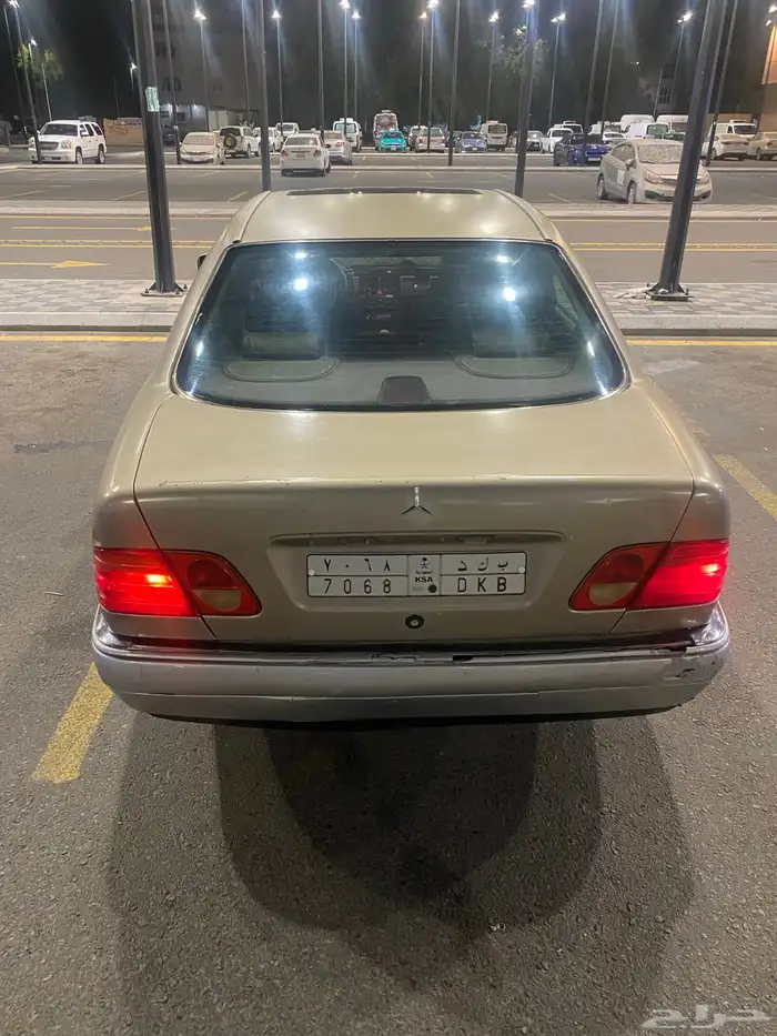 سيارة مرسدس عيون 1