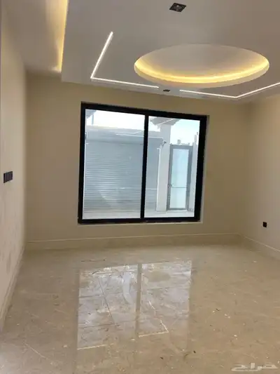 للبيع شقه ارضيه في حي الندى حوش وكراج 1