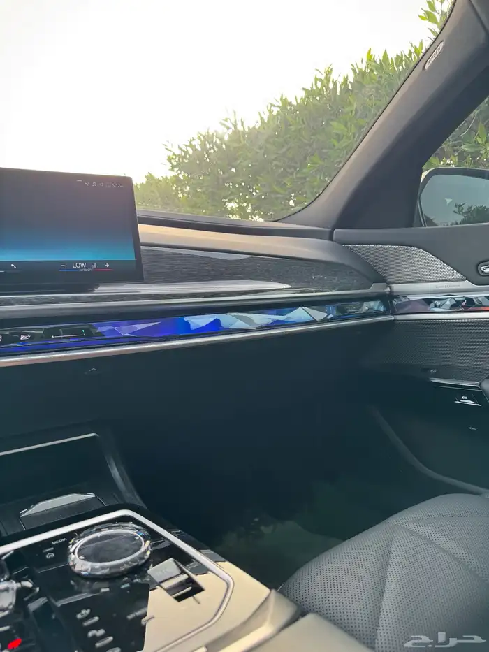 2024 BMW 740i 16