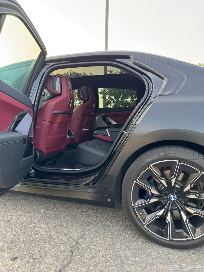 2024 BMW 740i 27