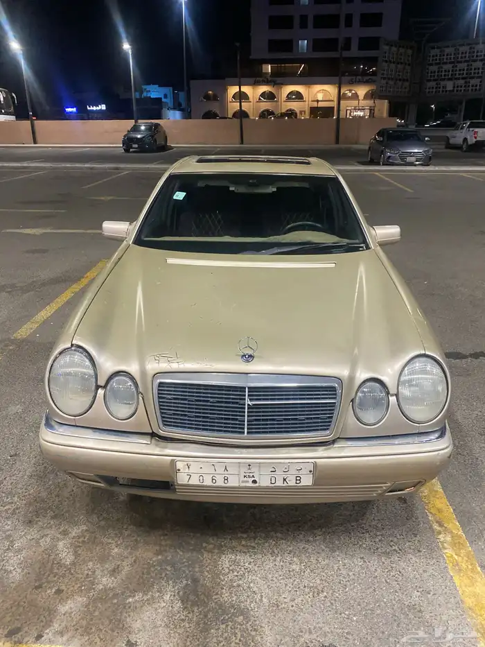 سيارة مرسدس عيون 5