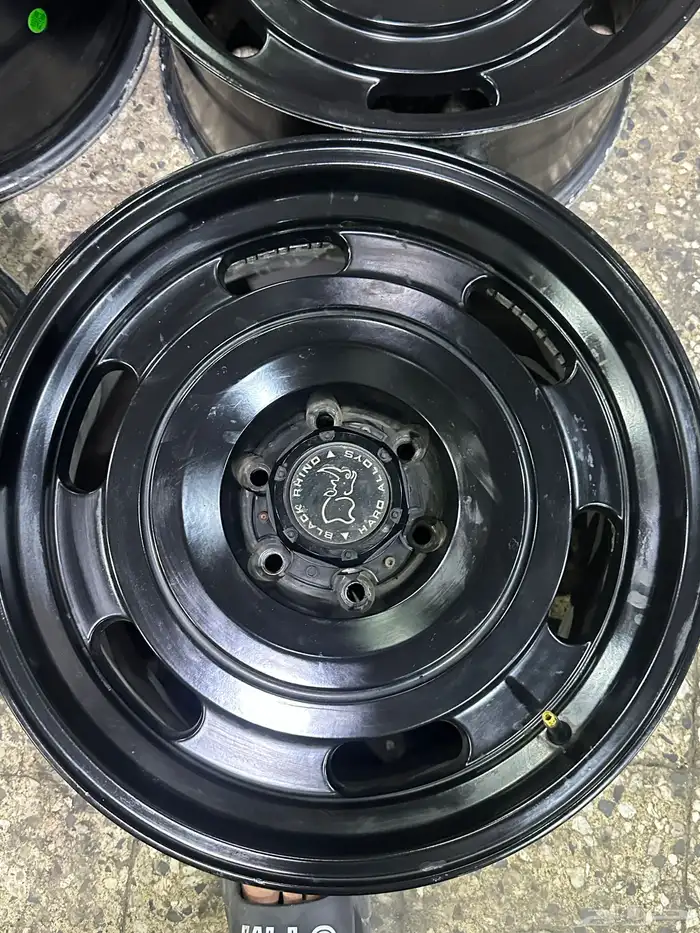 جنوط كي ام سي بلاك رنيو 6 مسمار مقاس 18 بلاتينيوم لاندسيرا 9