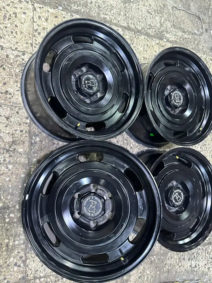 جنوط كي ام سي بلاك رنيو 6 مسمار مقاس 18 بلاتينيوم لاندسيرا 11