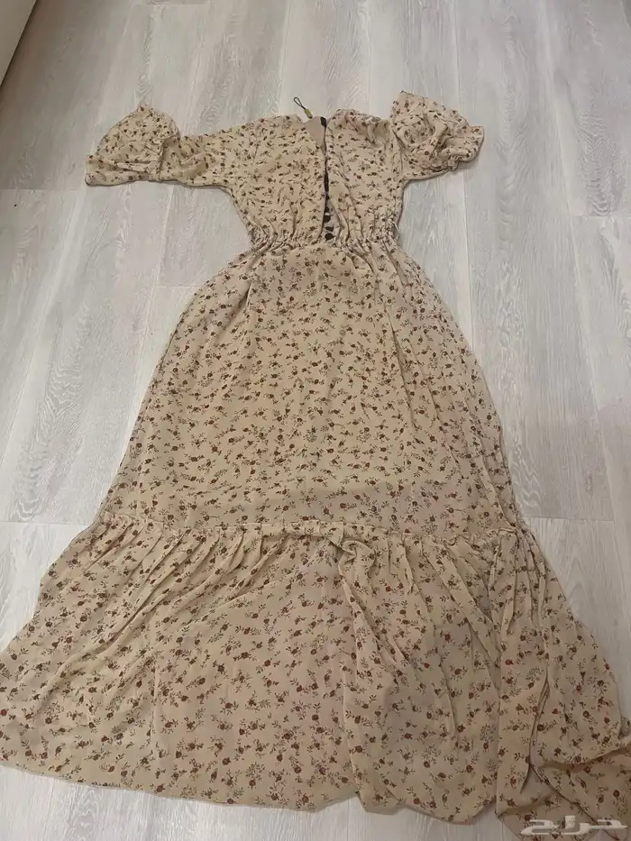 ثلاث فساتين ب 150 4