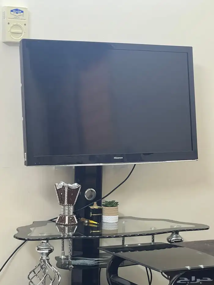شاشة مع الطاوله للبيع 0