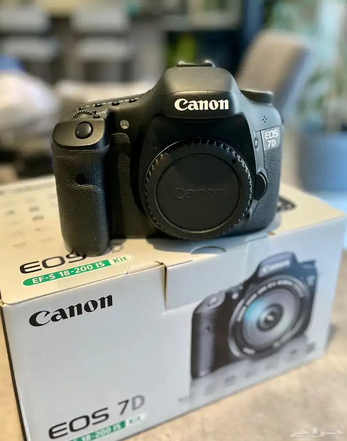 للبيع كاميرا Canon 7D مع ملحقاتها وعدسات احترافية 0