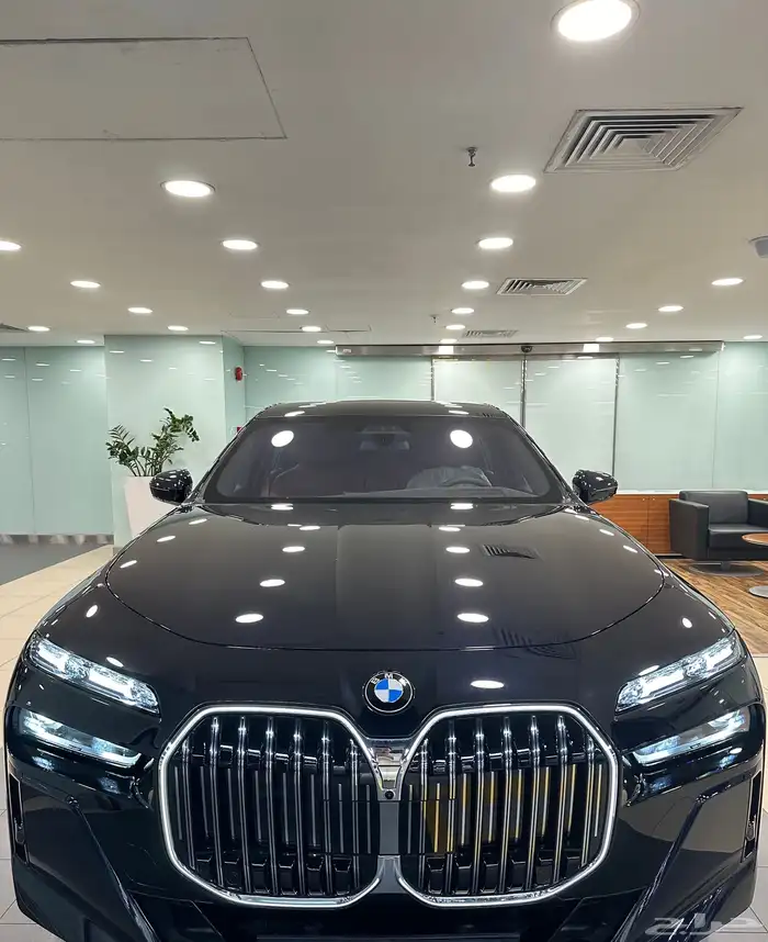 تم البيع BMW 735i 2025 new 0