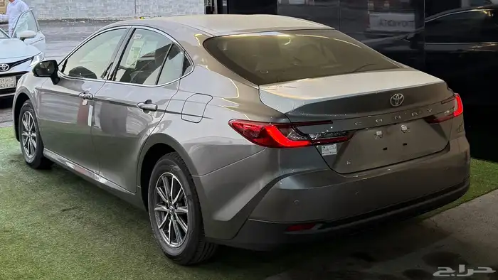 كامري E 2025 بنزين عرض خاص 5